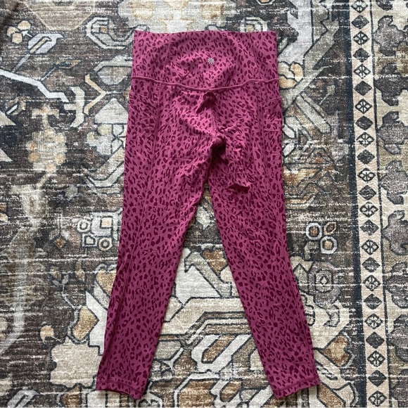 Athleta Salutation Stash Pocket II 7/8 Tight Dot Leopard Vintage leggings - Picture 7 of 7